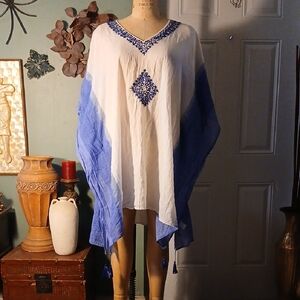 @Zucar White and Blue Women's Embroidered Kaftan